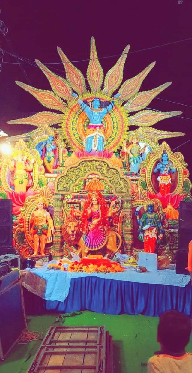 Divya Bhajan Mandali dwara Sundarkand Path ke liye Gada-dhaari Hanuman ji ki murti